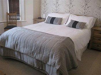 Taylors 4* Salisbury